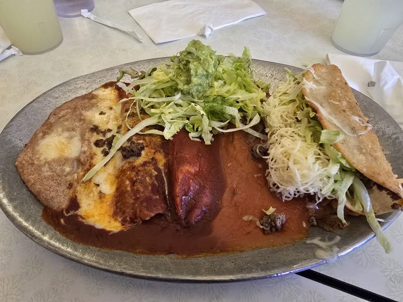 Su-Casa Restaurant food