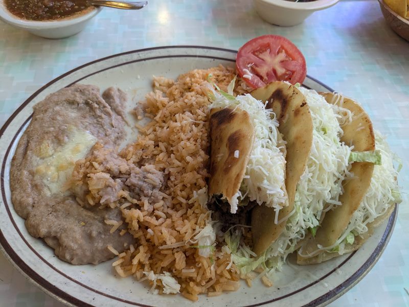 Su-Casa Restaurant food