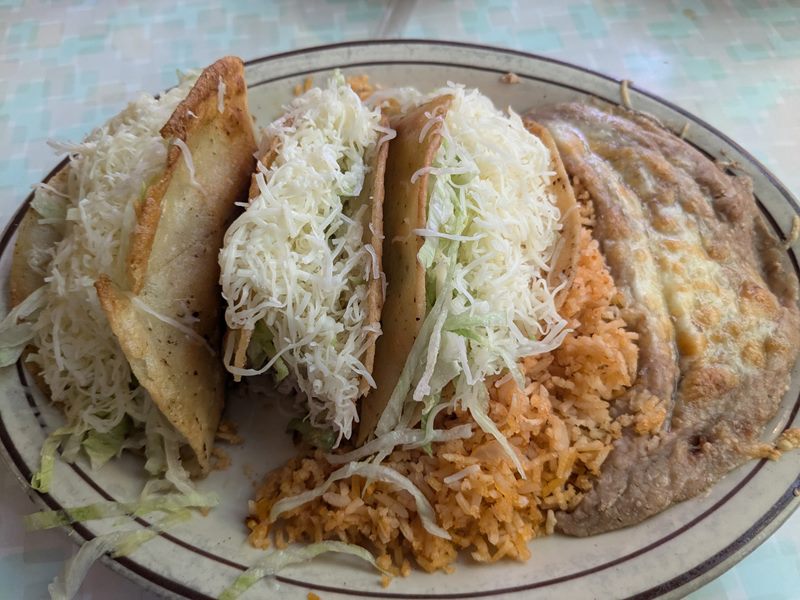 Su-Casa Restaurant food